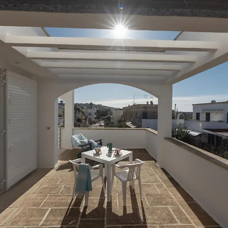 Le 4 Colonne Monolocale Vista Mare Apartment *